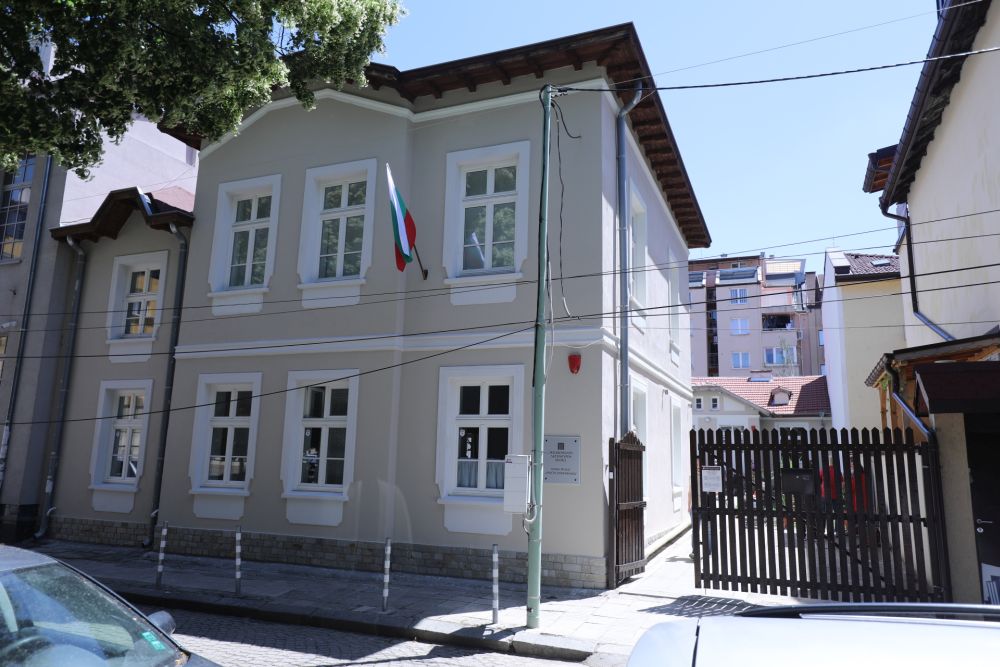 Отвориха отново музея на Христо Смирненски в София