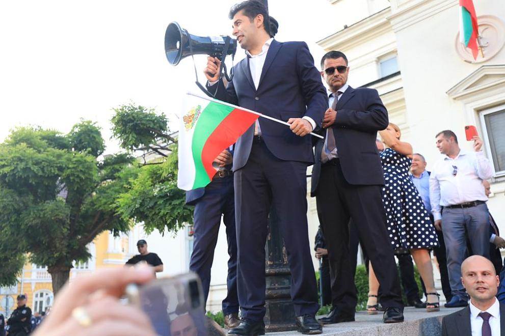  Кирил Петков 