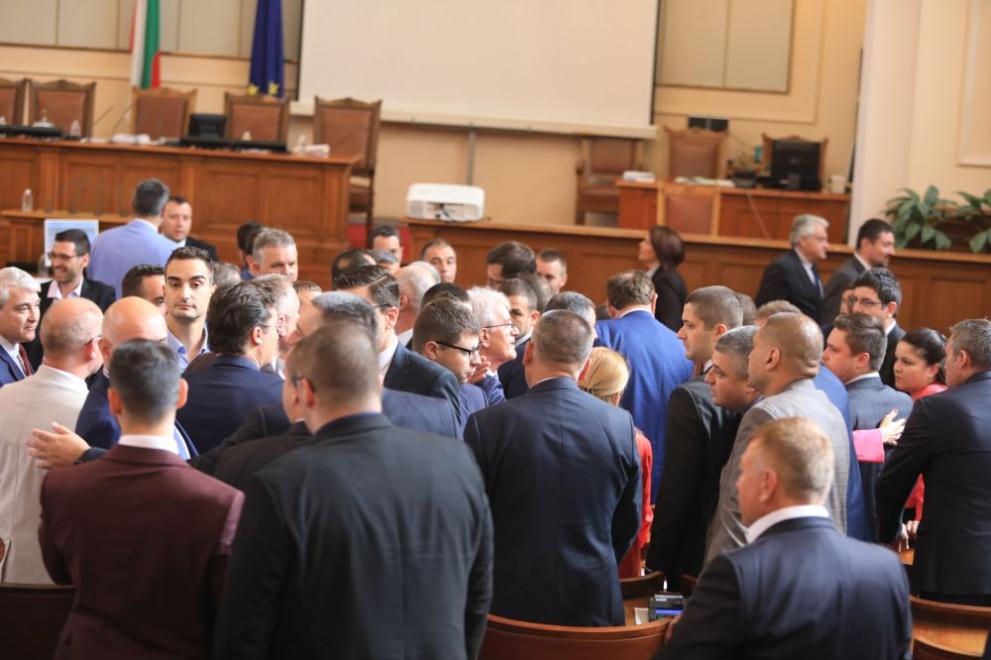  Парламент Народно събрание напрежение 