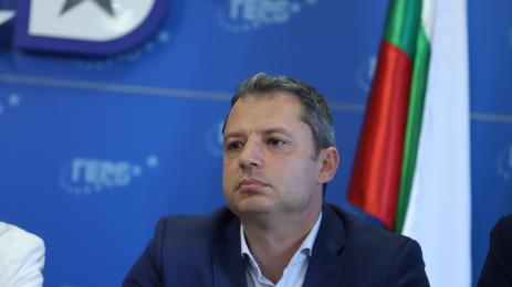 Делян Добрев