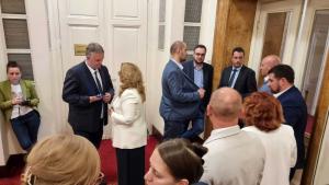 Депутати от БСП за България и Демократична България очакват след уикенда