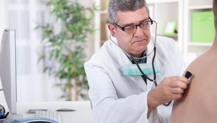 Лекари - Лекари от частни центрове идват у дома: Прегледът удря 100 лева