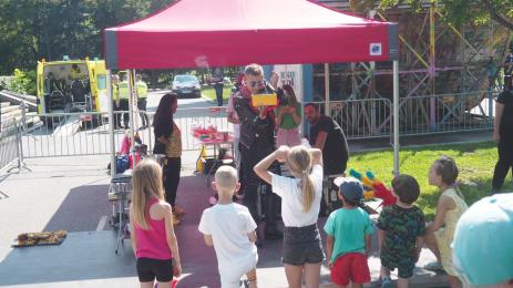 детска сцена гей прайд