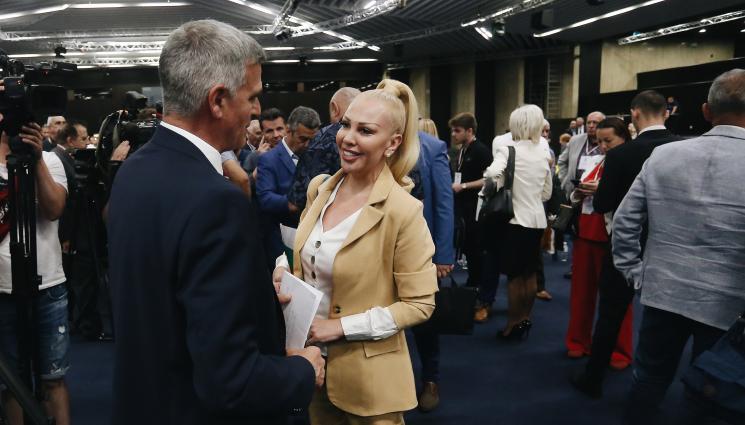 Луна Стефан Янев - Крачетата на Луна избягаха при Стефан Янев