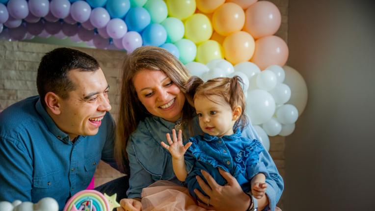  Сплотени, положителни и доста влюбени: огромните спечелили в предаването „ Един за различен “ 