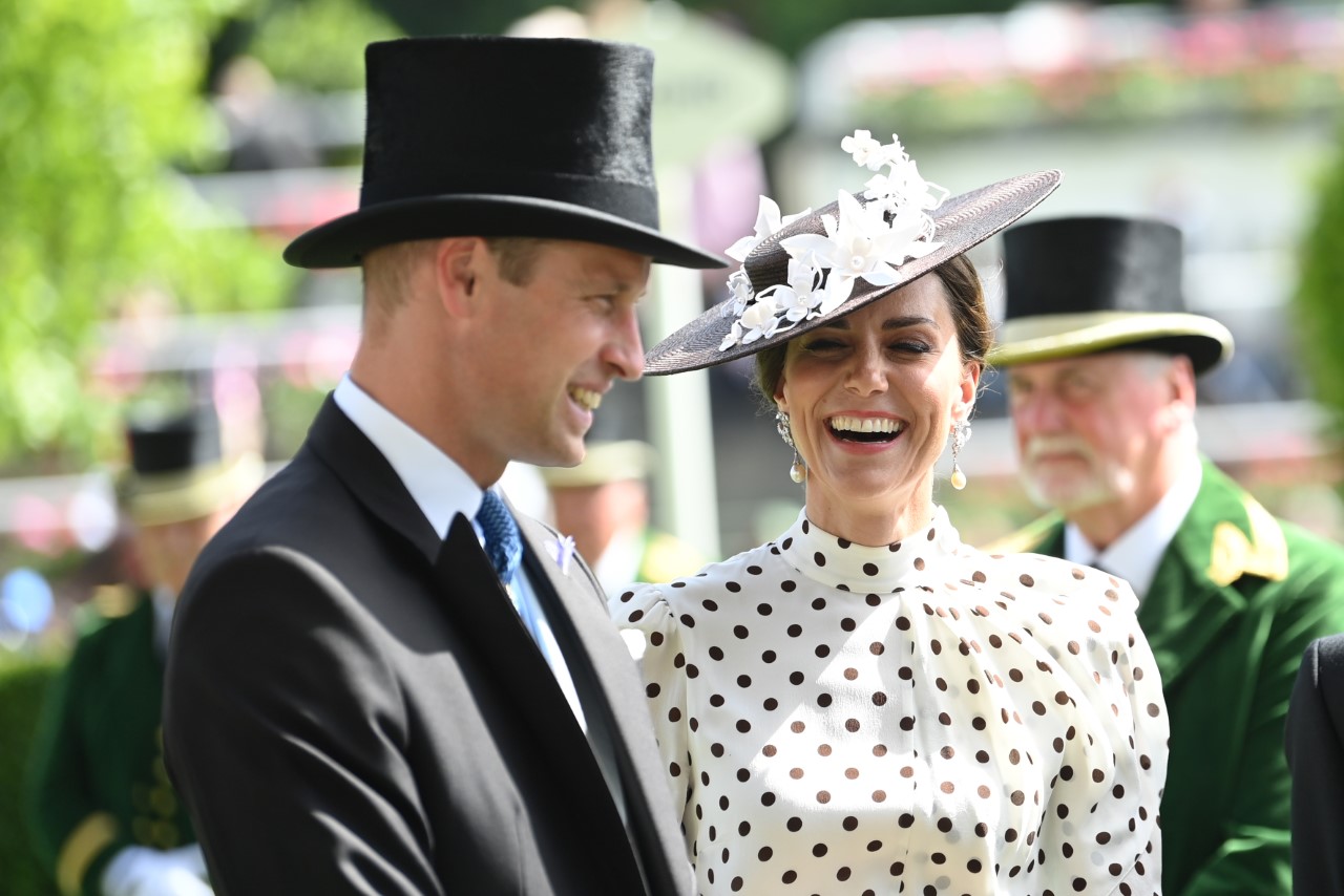 <p>Принц Уилям, херцог на Кеймбридж и Катрин, херцогиня на Кеймбридж, по време на Royal Ascot 2022 в Ascot Racecourse на 17 юни 2022 г. в Аскот, Англия</p>