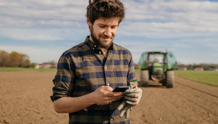 телефон земеделец - Агро Телеграф: Следим с телефона посевите