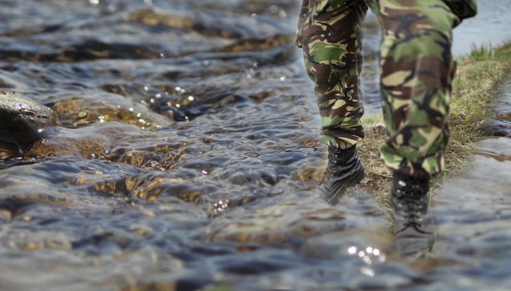 a - ПАНИКА В СТОЛИЦАТА: Настръхнаха косите на дружбенци, невзривен боеприпас киснел в коритото на река Искър (СНИМКА)