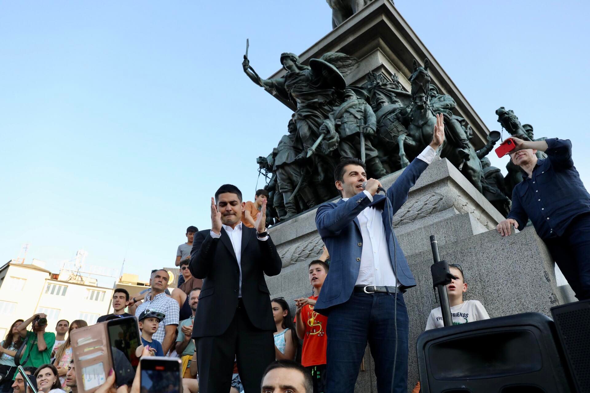 Кирил Петков протест