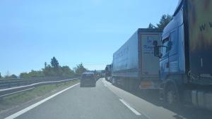 Огромно задръстване на магистрала Тракия в посока Бургас DarikNewsКолоната от