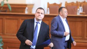 Отзоваването на руските дипломати от България е поредното самосиндикално решение