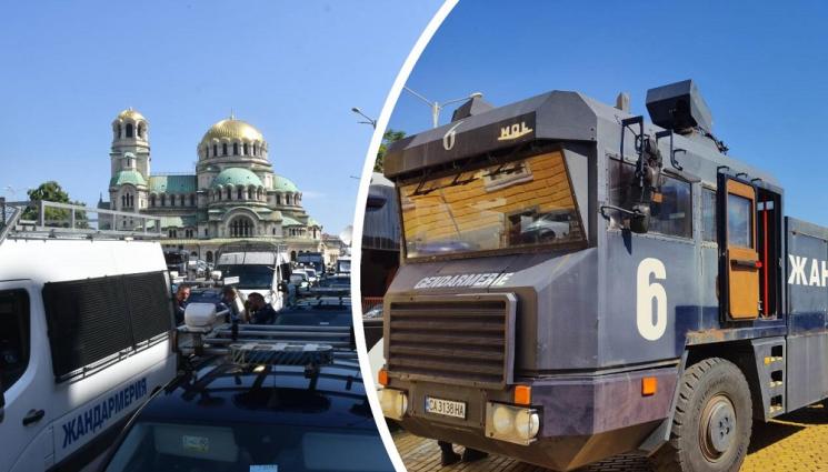 а - МВР НА ТРЪНИ: Полицията барикадира парламента, разположиха водно оръдие, а Рашков огледа обстановката (СНИМКИ)