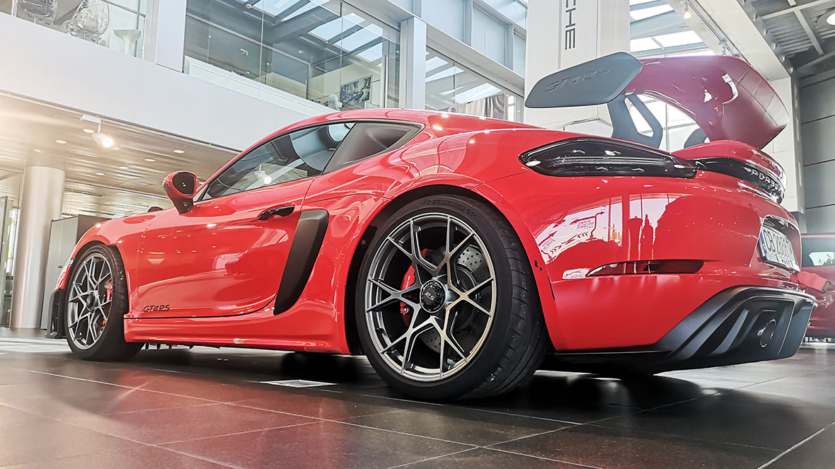 Porsche 718 Cayman GT4 RS