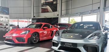 <p>Porsche 718 Cayman GT4 RS</p>