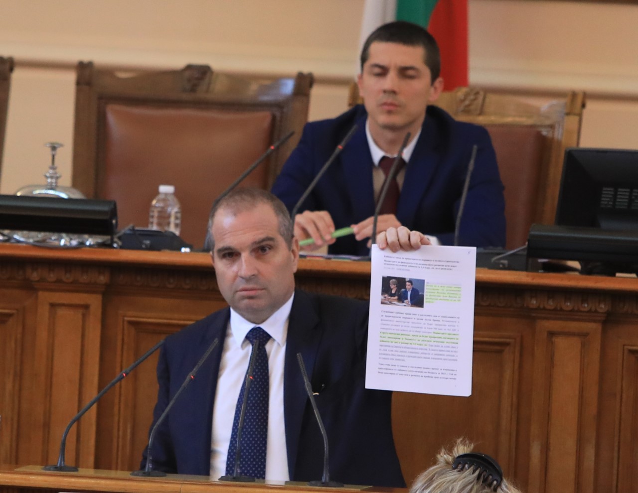 Извънредно заседание на парламента, депутатите обсъждат вота на недоверие към правителството с министър-председател Кирил Петков