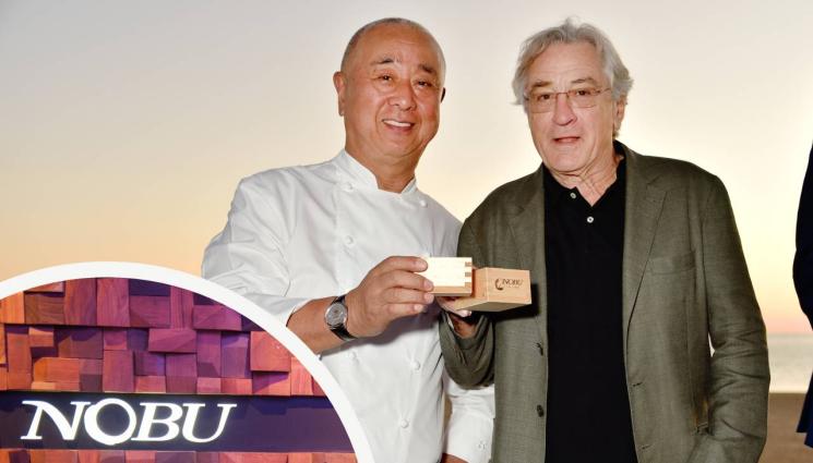 робърт де ниро - ЯПОНСКО ПАРТИ: Робърт де Ниро става сервитьор