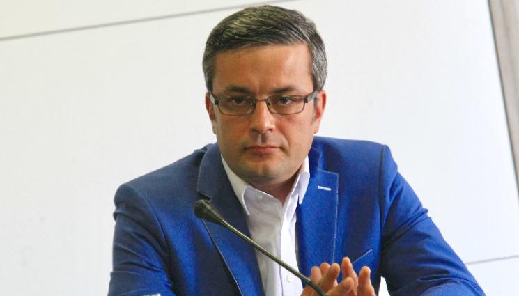 Тома Биков