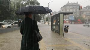 Силна буря се разрази в София в петък следобед За