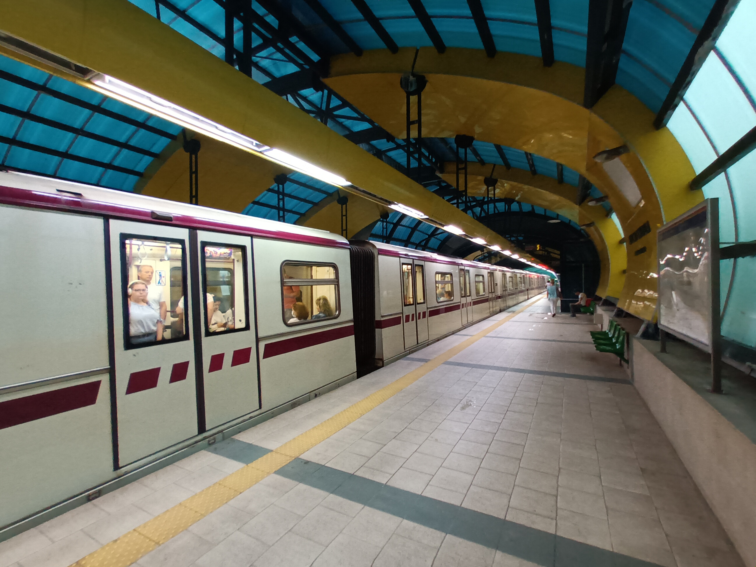 метро