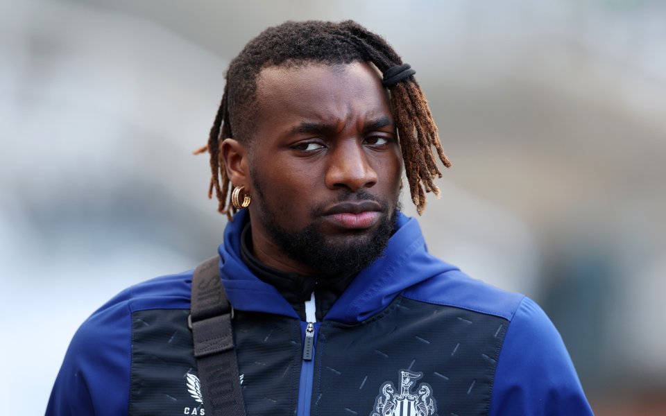 Отборът на Нюкасъл Юнайтед е изправен пред дилема относно това