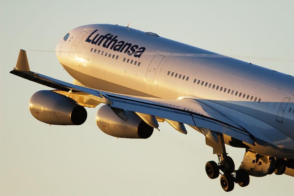 Германската авиокомпания Луфтханза (Lufthansa) отменя над 2000 полета на летищата