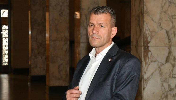 Боян Расате - Расате с 3 бона глоба, нахлул в офис на ЛГБТ организация