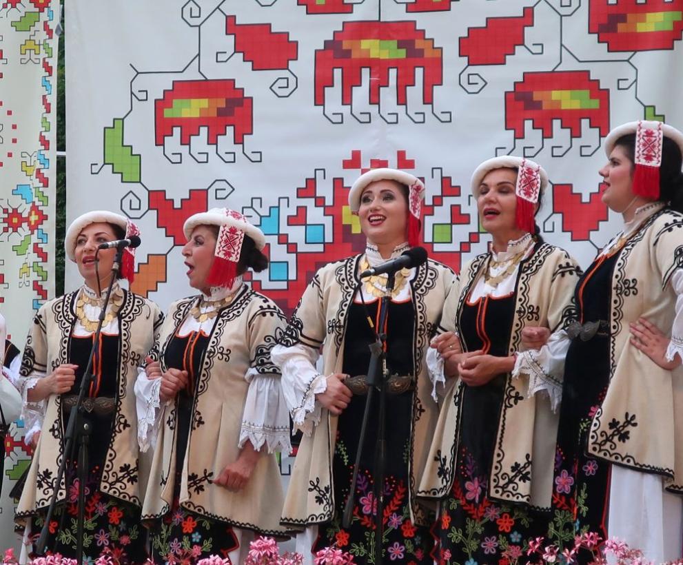 Ансамблите Филип Кутев и Иван Вълев сътвориха празник на българския