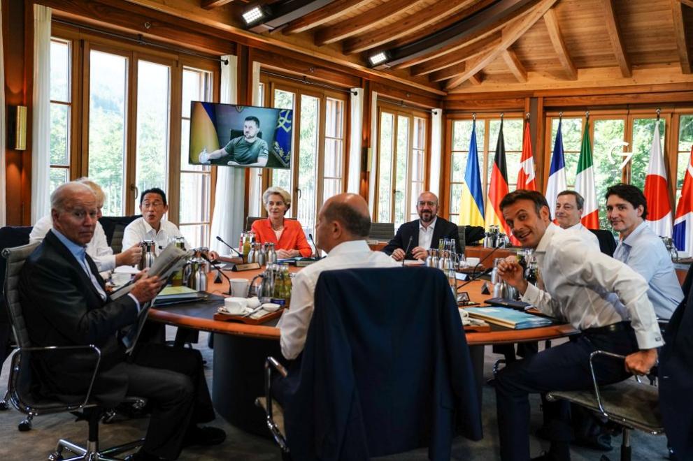 Лидерите на Г-7 обещаха днес да продължат 