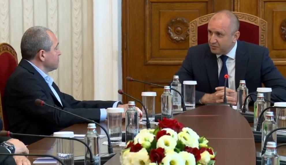 Продължават консултациите при президента Румен Радев за съставяне на ново