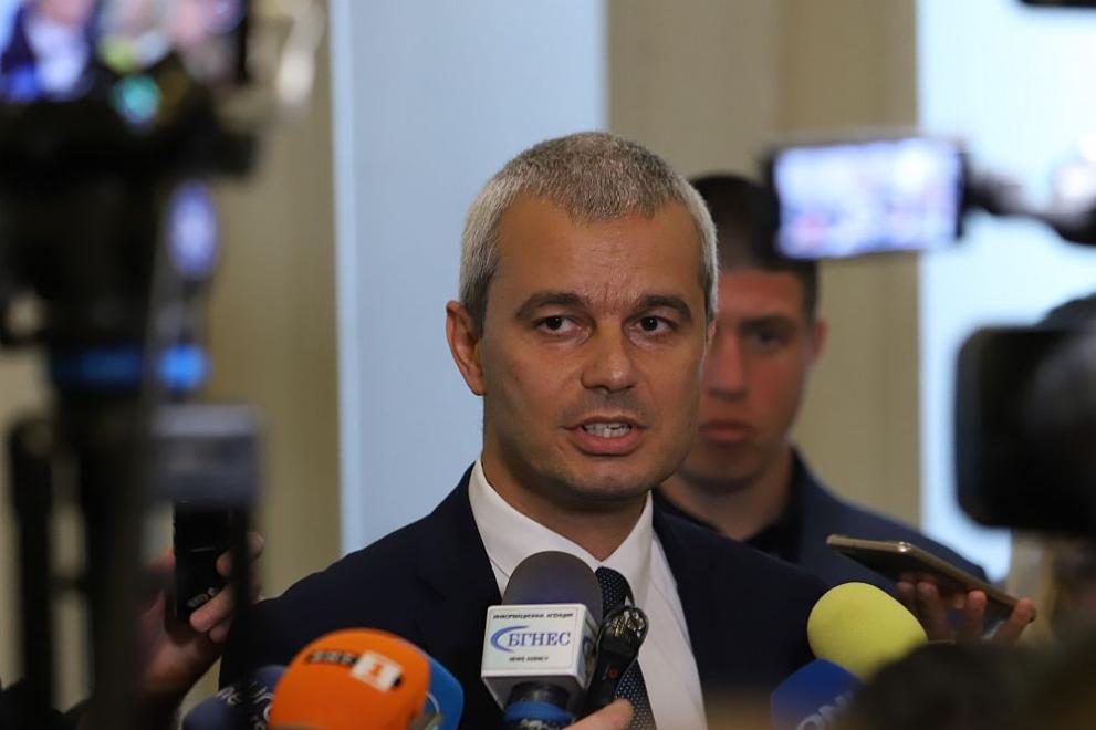 Лидерът на партия Възраждане“ Костадин Костадинов отправи днес пред журналисти