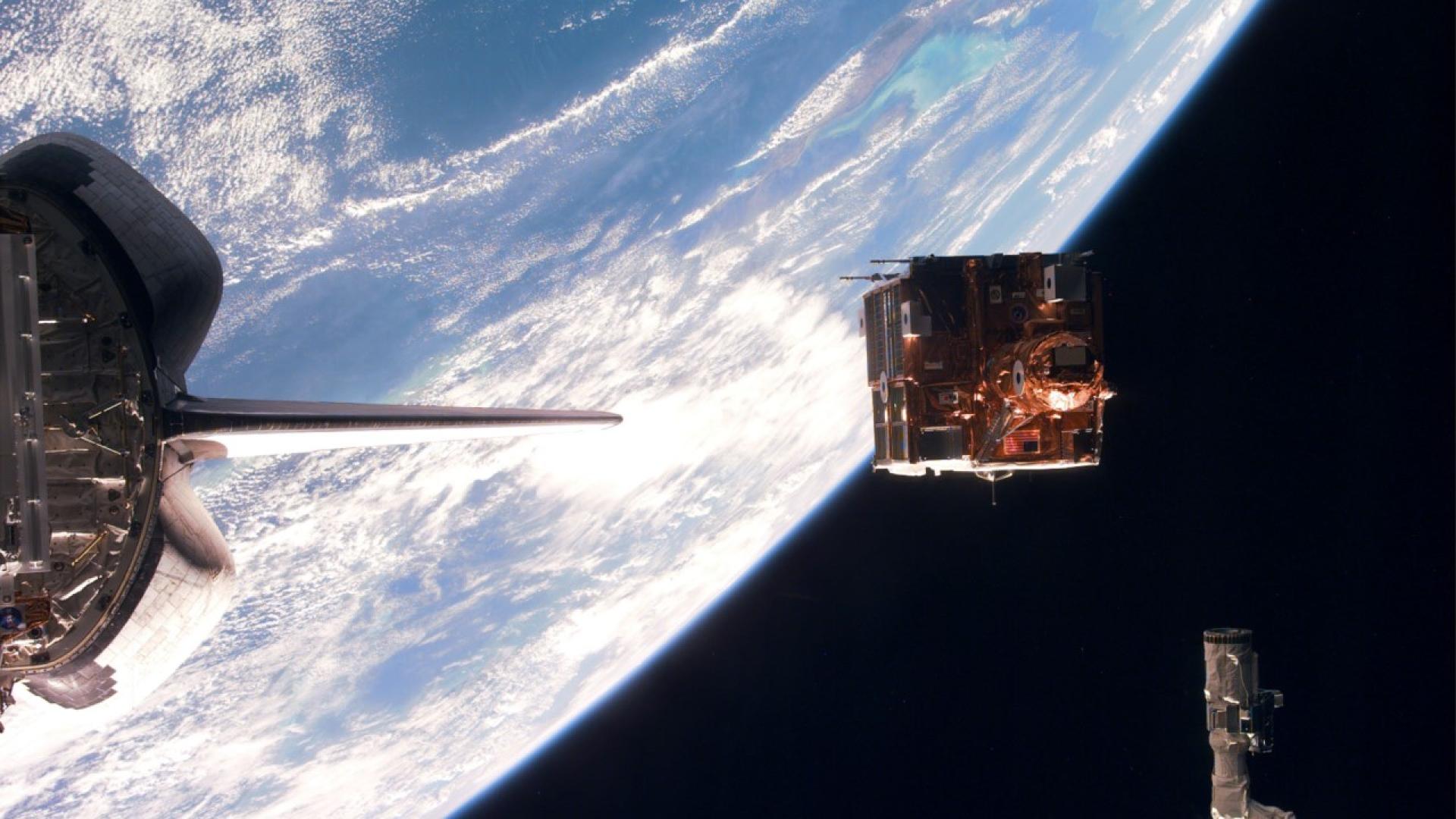 Кратък но изключително мощен радиосигнал за който се смята че