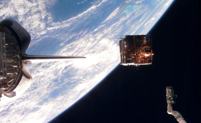 НАСА изстреля спътник по-голям от микровълнова фурна (ВИДЕО)