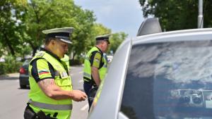 Продължават проверките срещу нарушителите на пътя   Специализирана полицейска операция