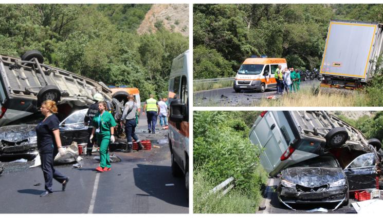 катастрофа Кресненско дефиле - ПЪТЕН УЖАС! Двама загинали в жестоко верижно меле в Кресненското дефиле (СНИМКИ)