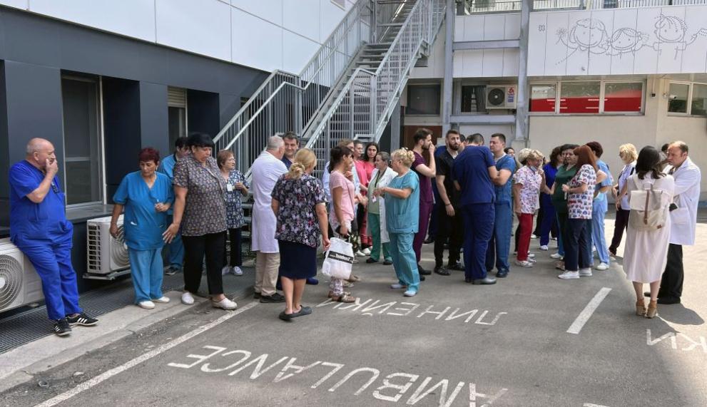 Най-късно до края на юни работещите в болница Пирогов ще