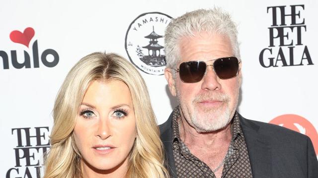 Актьорът Рон Пърлман се ожени за колежката си от сериала „Стартъп“