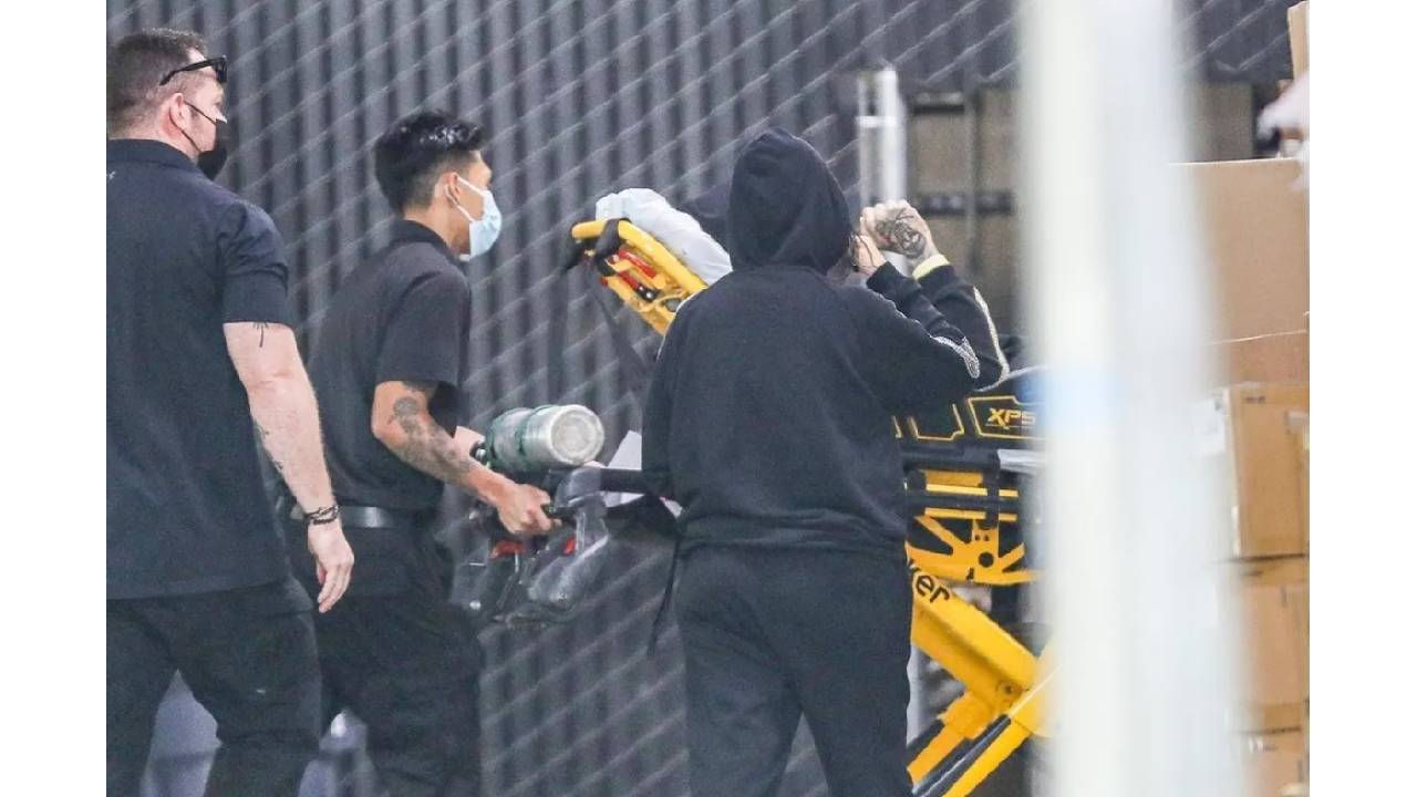 травис баркър