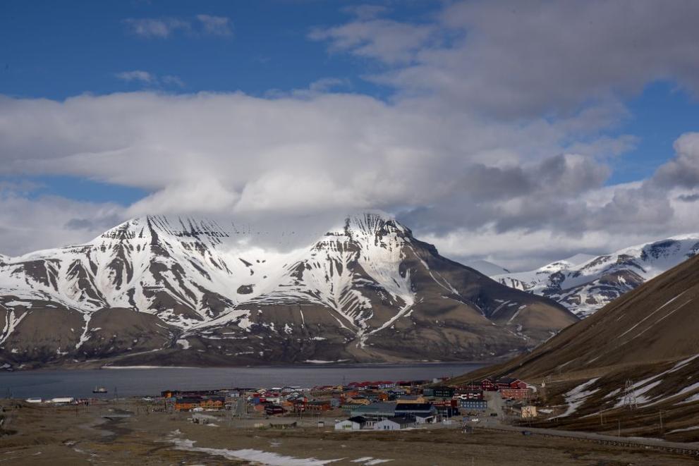 Москва обвини Норвегия, че не допуска хранителни доставки до остров