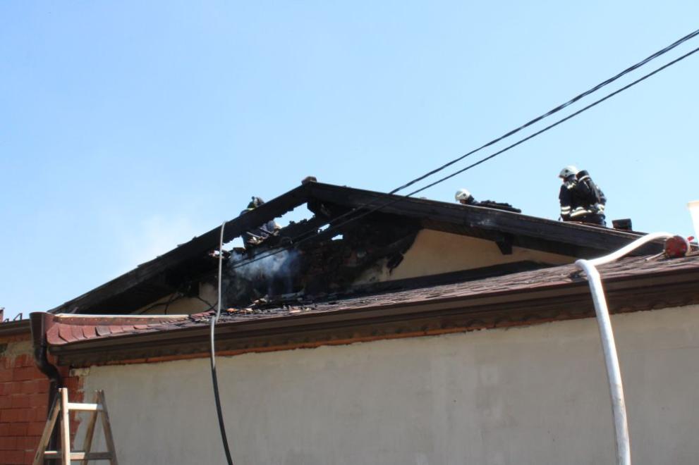 Къща пламна в благоевградския квартал Изгрев. Няма пострадали хора. БГНЕС