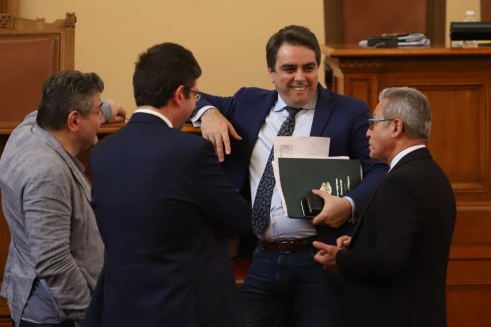 Веднага след обявяването на решението на Продължаваме промяната, че Асен