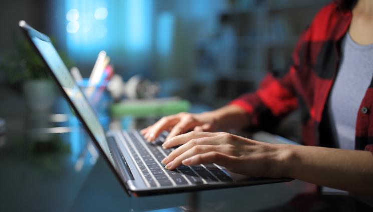 компютър - НАП ПОГНА ХАЗАРТА: Спря 130 сайта без лиценз