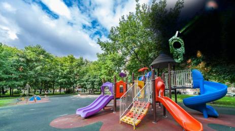 стрелба детска площадка