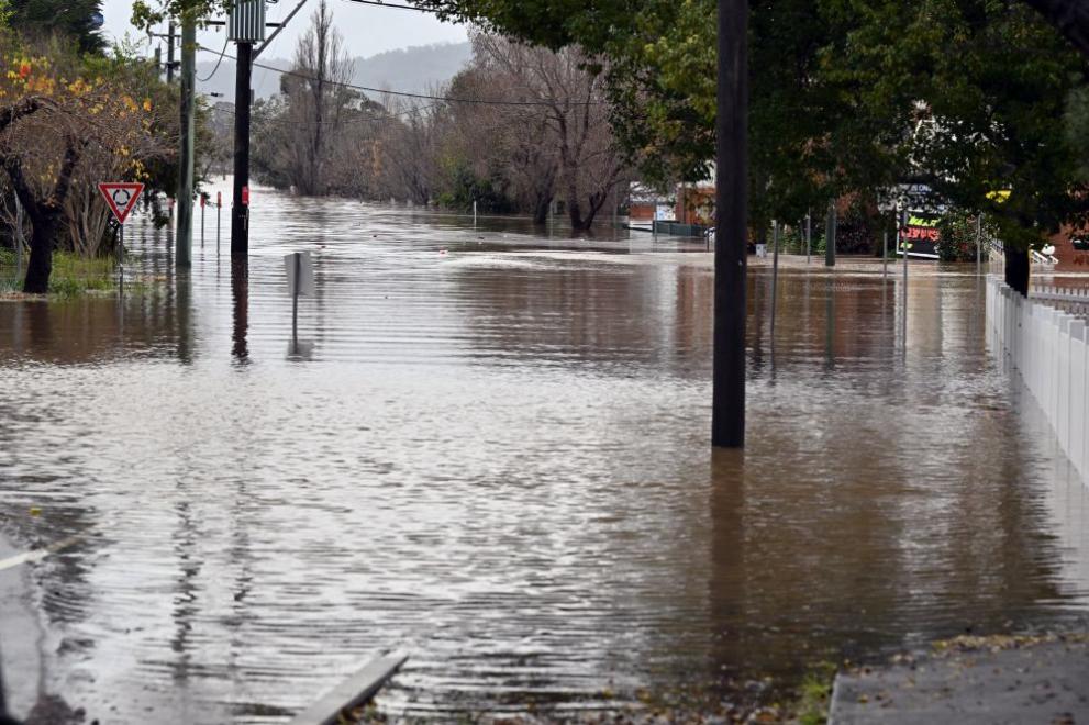Къща и детската градина са наводнени след проливните дъждове в