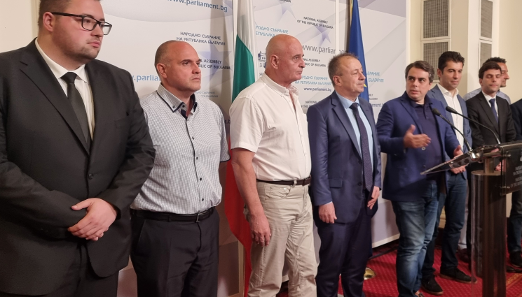 ИТН Асен Василев - НА ПРЕГОВОРНАТА МАСА: Отцепилите се от Слави се включват в писането на програма за нов кабинет