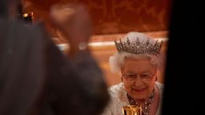 Кралица Елизабет II вече е на 96 години но все