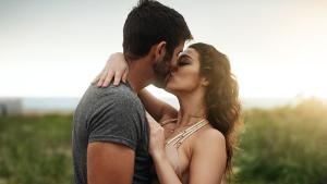 Целувката обикновено се възприема като акт на романтика интимна близост