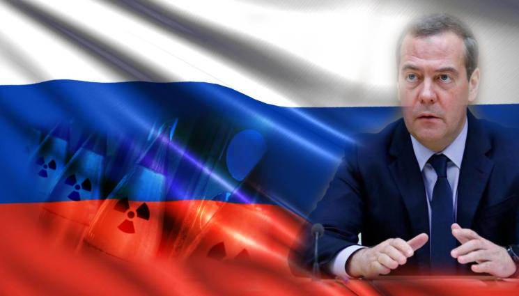 a - ЗАПЛАХА ЗА ЧОВЕЧЕСТВОТО: Медведев с прогноза за ядрена война, ако Русия бъде съдена от Международен трибунал