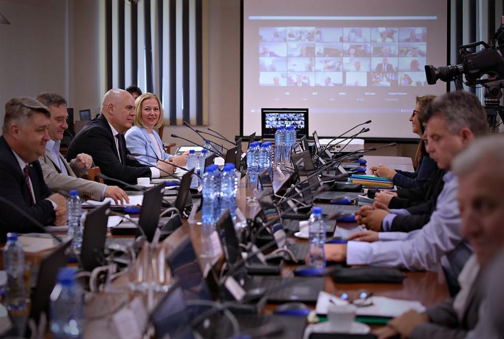 Над десет часа пленумът на Висшия съдебен съвет (ВСС) дебатира
