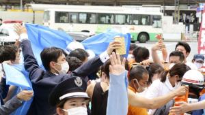 Управляващата партия в Япония си подсигури мнозинство в горната камара