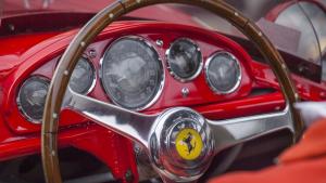 Ръждясало Ferrari 250 GTE от 1962 г беше продадено за
